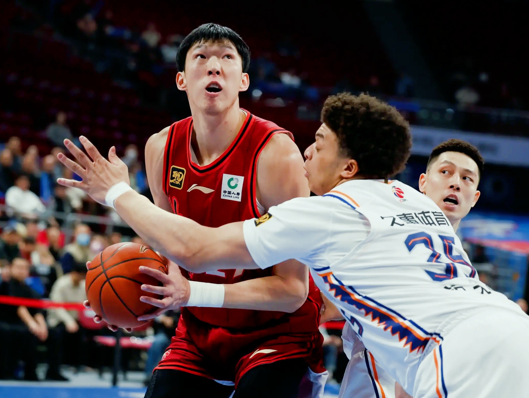 壹号娱乐关于赛地聚焦——CBA季后赛加时末段热度飙升，纽约尼克斯更衣室发声，更衣室稳定，控场能力受关注的信息